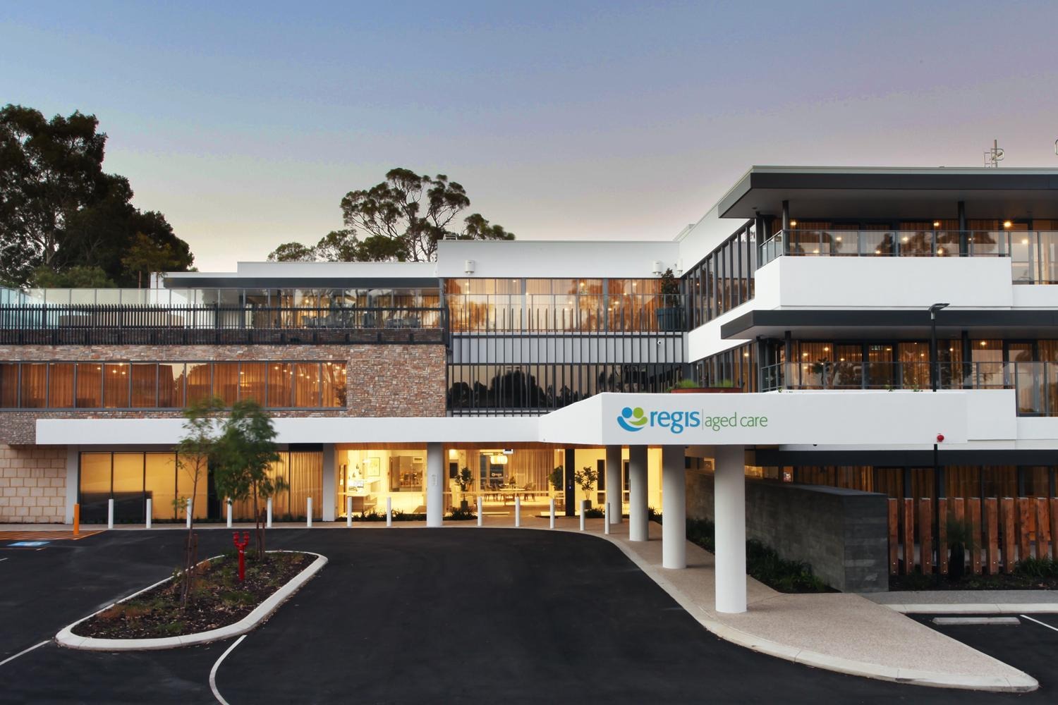 Regis Woodlands | Aged Care Made Easy
