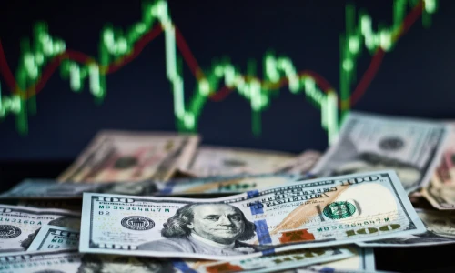 Why US Stocks and the Dollar Are Moving in Opposite Directions